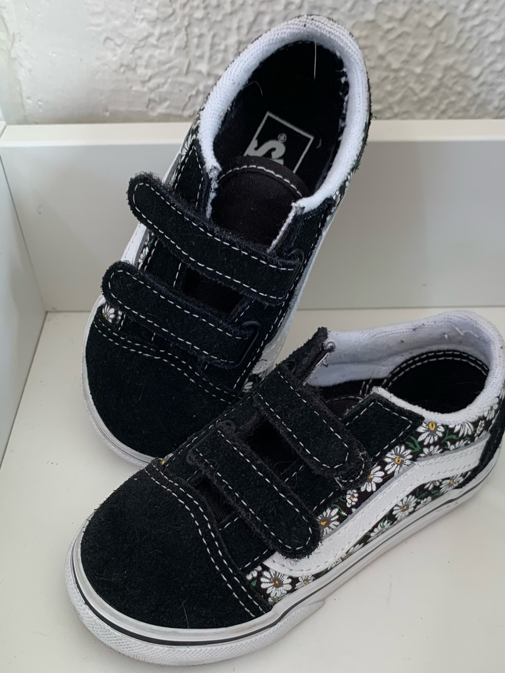 Vans Black Kids Sneakers with White Daisy Print